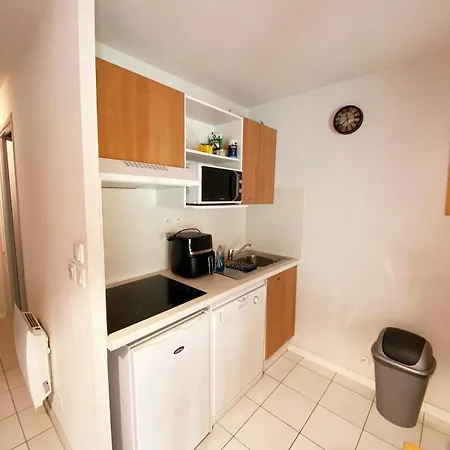 Beautiful For 4 People In With Pool Apartamento
