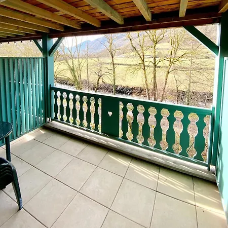 Beautiful For 4 People In With Pool 아파트 아로